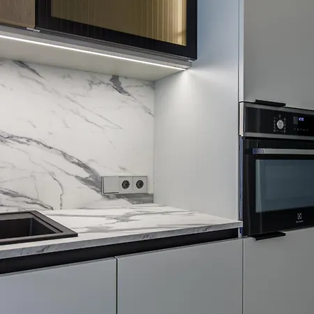 Appartement Lovely Noblessner Studio, Free Underground Parking! *