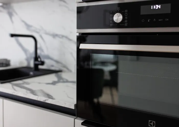 Lovely Noblessner Studio, Free Underground Parking! *